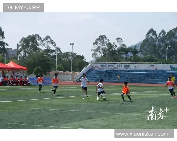 校园足球明星齐聚一堂精彩比赛即将上演引发热血沸腾的青春对决